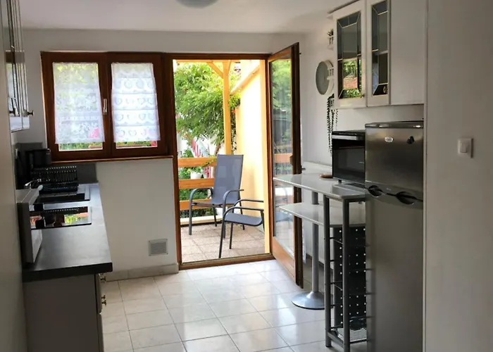 Les Acacias Apartment